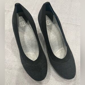 [8.5] Betabrand WMN Late To The Gate Pump Shoes Black Cone Heels Slip Ons